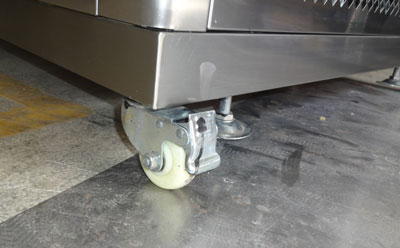 恒温恒湿试验箱轮子